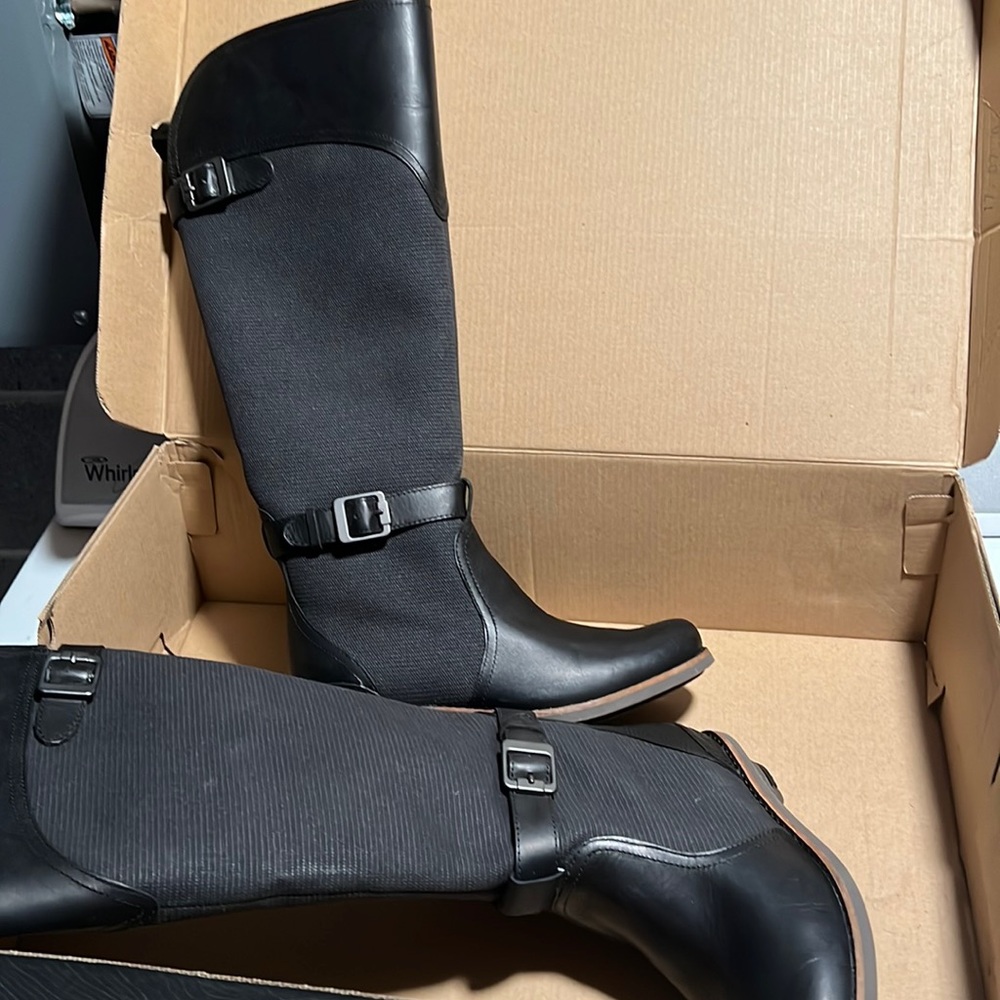 New never worn, Merrel riding boots